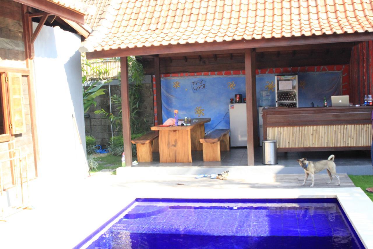 The Tipsy Gypsy Hostel Canggu Exterior foto